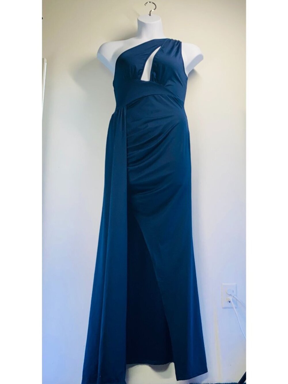 One-Shoulder Black Maxi Dress With Ruched Side And Front Slit Size L